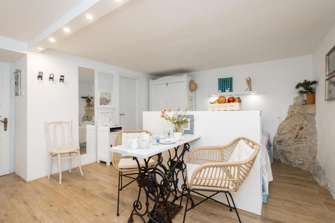 Charming Studio Apartment At House Rustica With Terrace And Nearby Parking Punat Exterior photo