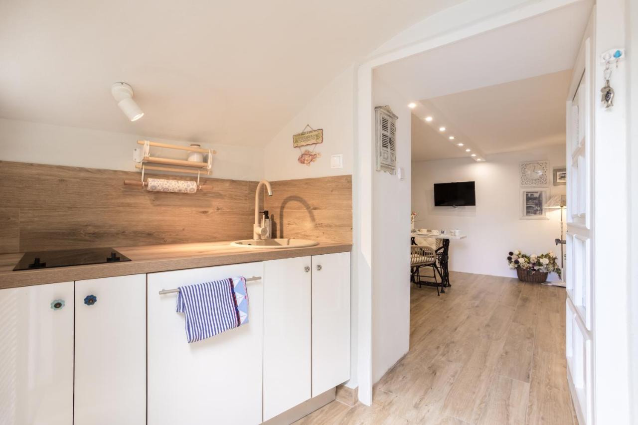 Charming Studio Apartment At House Rustica With Terrace And Nearby Parking Punat Exterior photo