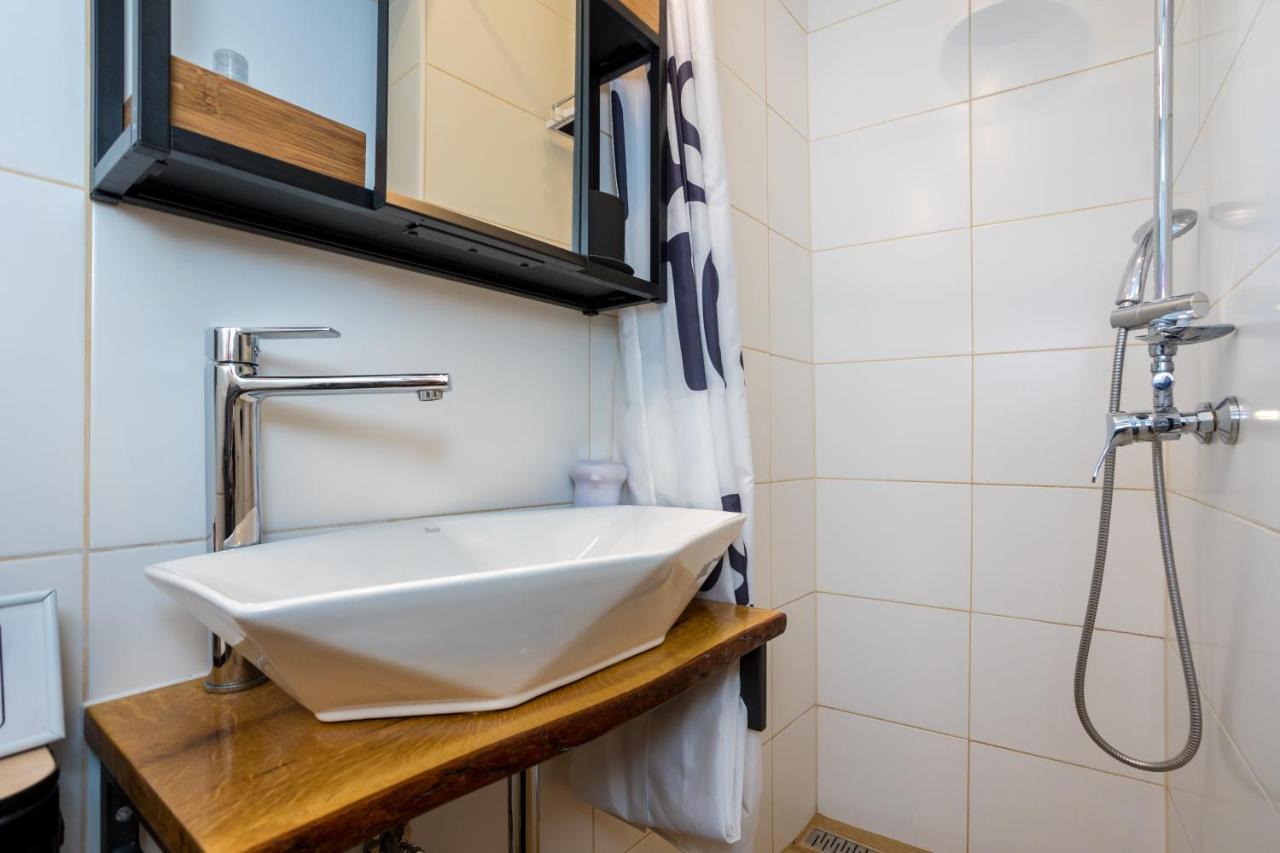 Charming Studio Apartment At House Rustica With Terrace And Nearby Parking Punat Exterior photo